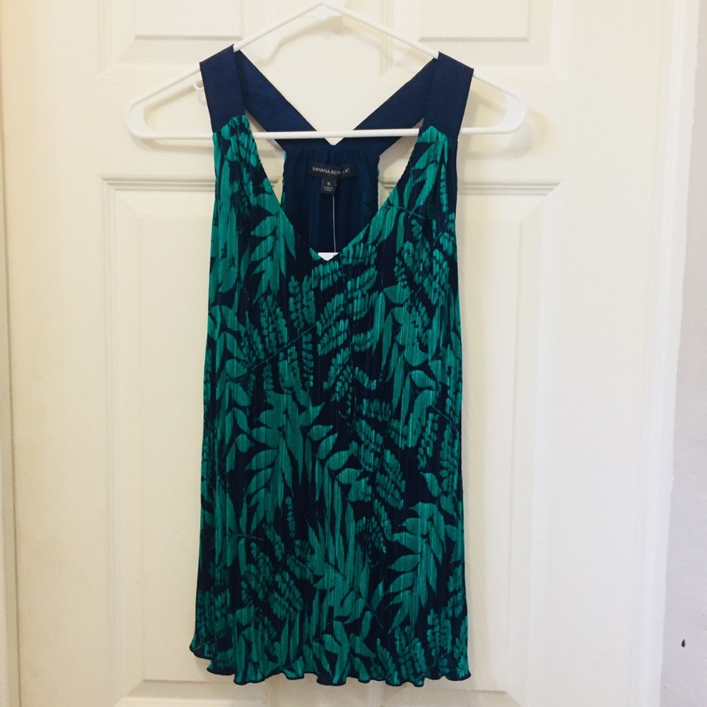 Banana Republic pleated, sleeveless top